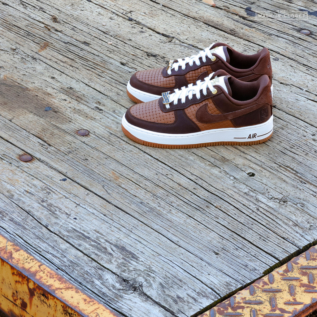 NIKE AIR FORCE 1 '07 LV8 'JERSEY MADE IT' MENS SNEAKERS - IM6644-259