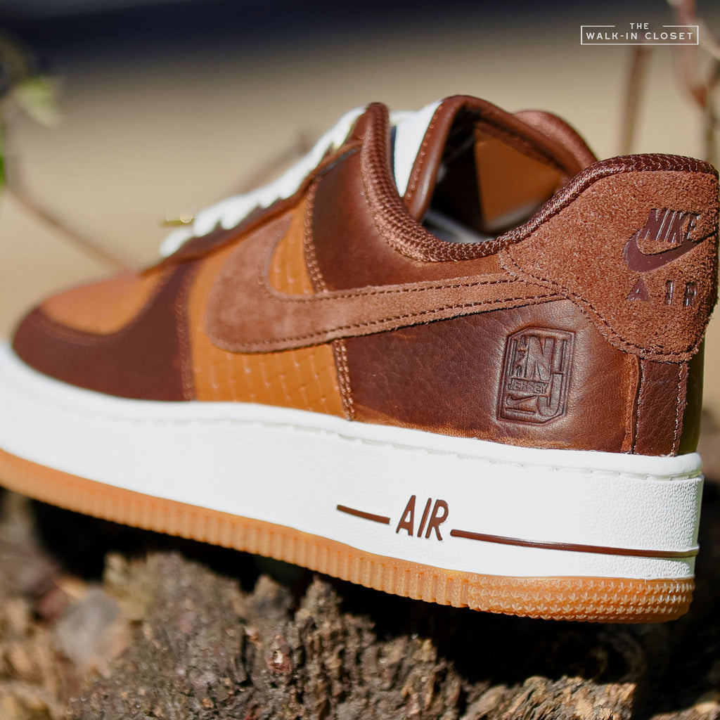 NIKE AIR FORCE 1 '07 LV8 'JERSEY MADE IT' MENS SNEAKERS - IM6644-259