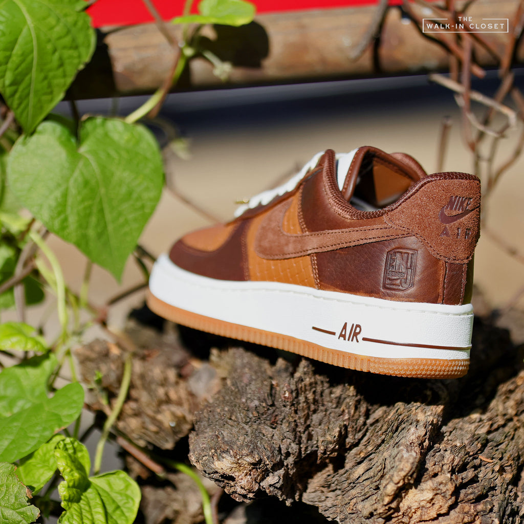 NIKE AIR FORCE 1 '07 LV8 'JERSEY MADE IT' MENS SNEAKERS - IM6644-259