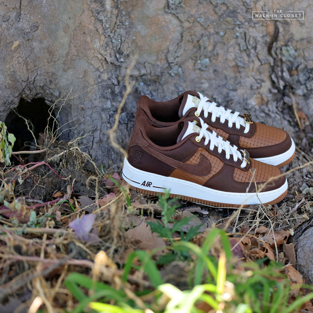 NIKE AIR FORCE 1 '07 LV8 'JERSEY MADE IT' MENS SNEAKERS - IM6644-259