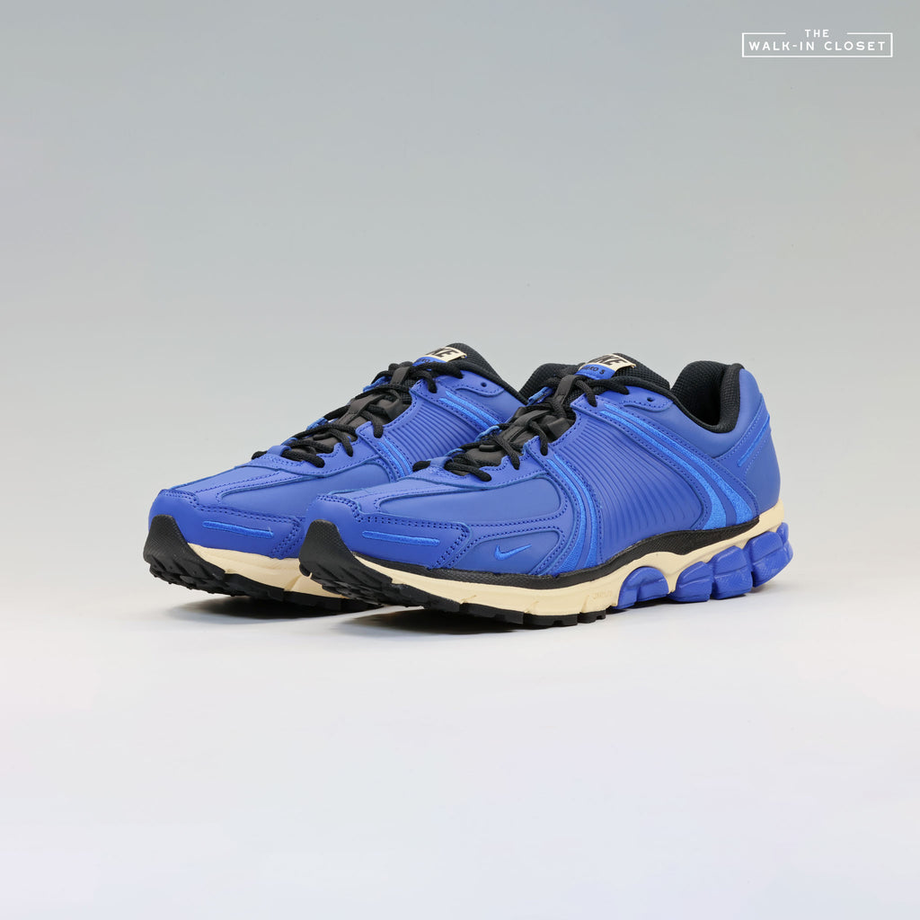 NIKE ZOOM VOMERO 5 SWOOSHLESS HYPER ROYAL MENS SNEAKERS - IO4555-400