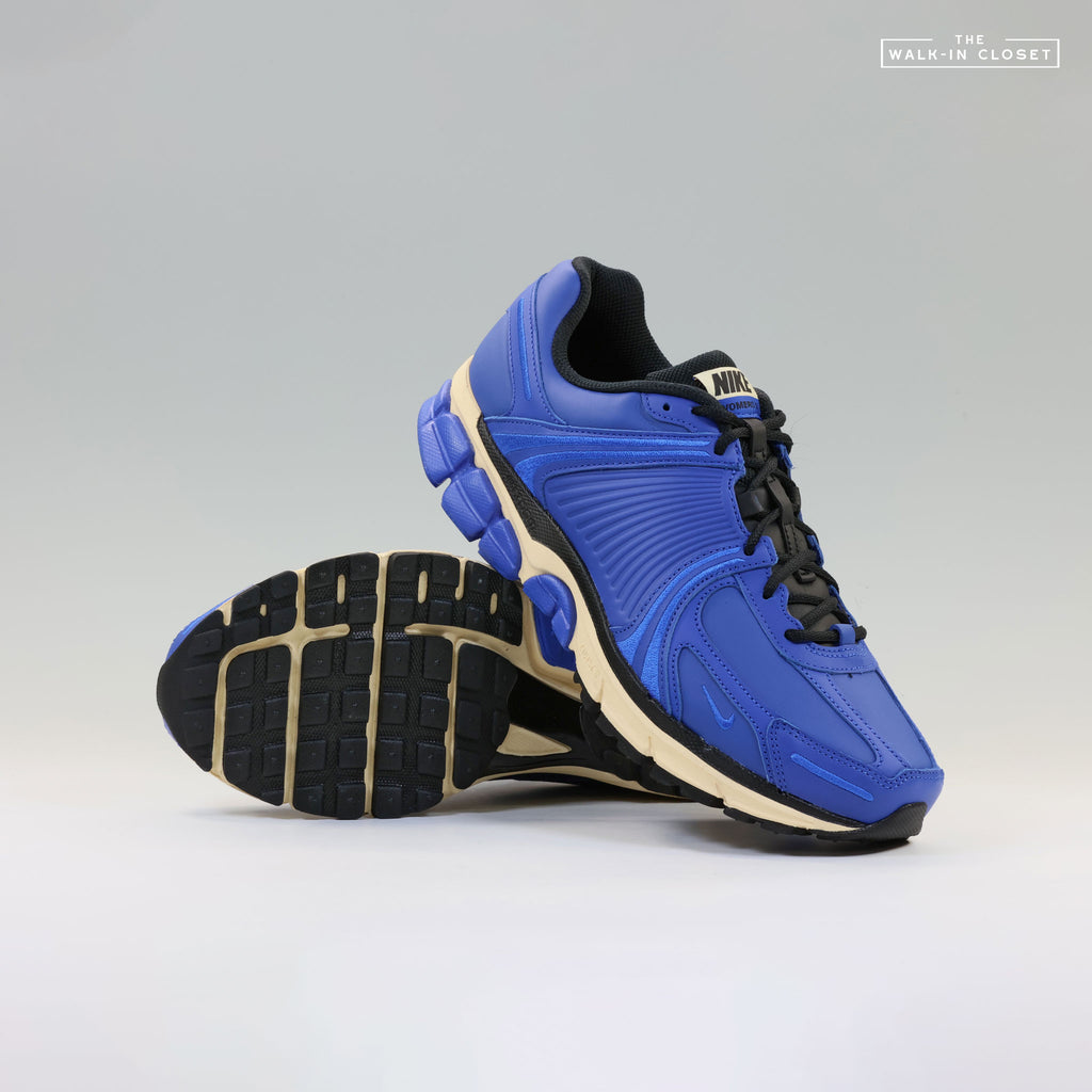 NIKE ZOOM VOMERO 5 SWOOSHLESS HYPER ROYAL MENS SNEAKERS - IO4555-400