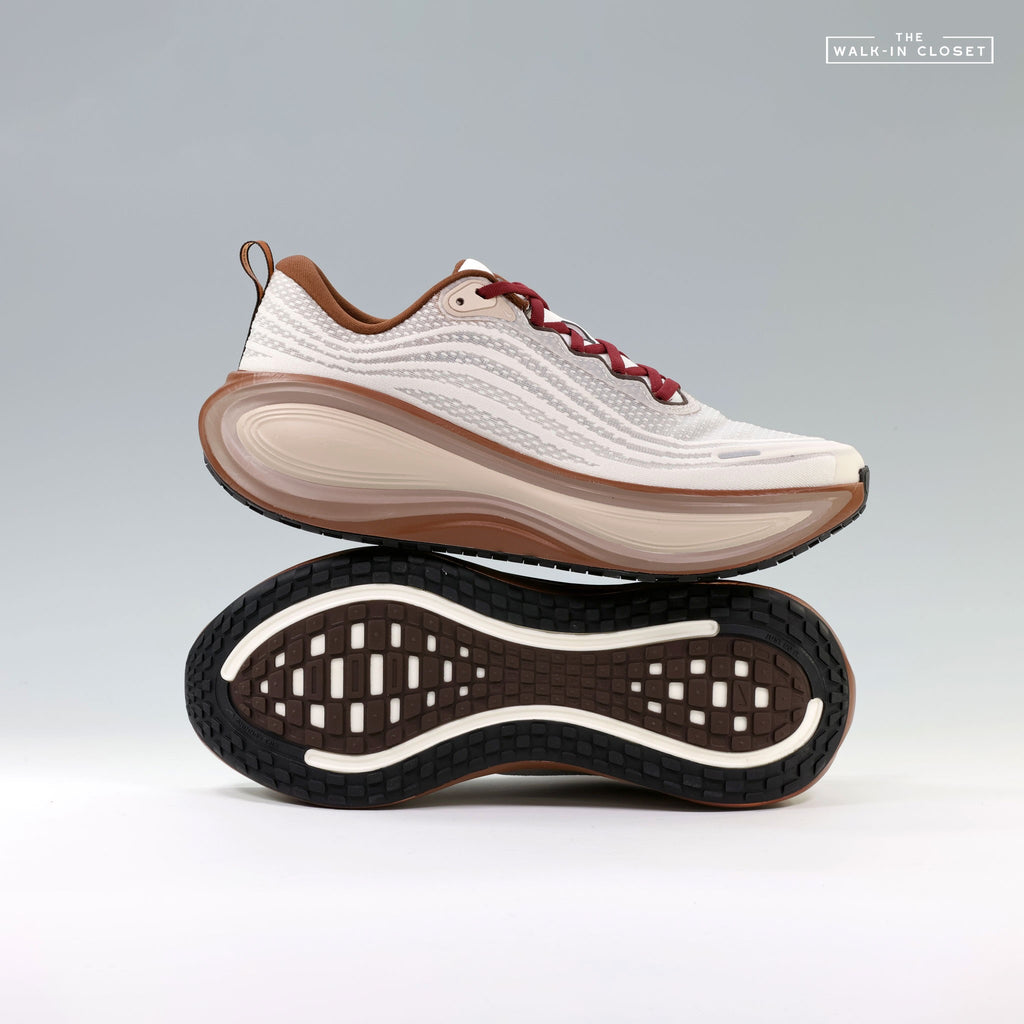 NIKE VOMERO PLUS QS MENS SNEAKERS - IO4482-100