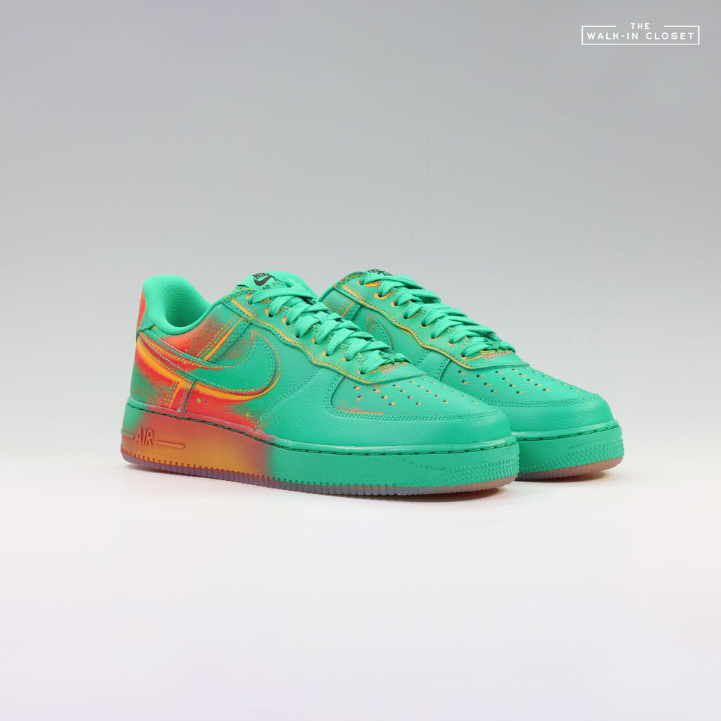 NIKE AIR FORCE 1 '07 LOW STADIUM GREEN AND LASER ORANGE "HEAT MAP" MENS SNEAKERS - IB6834-300