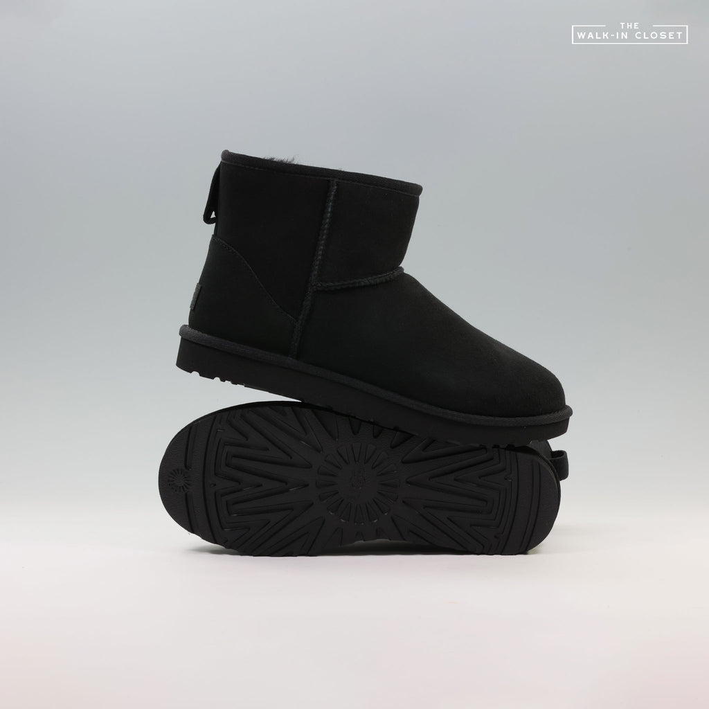 UGG WOMENS CLASSIC MINI II BOOTS "BLACK" - 1016222