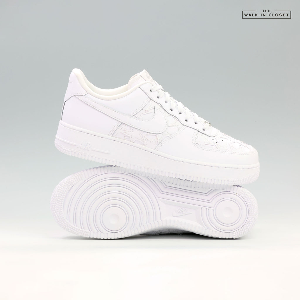 NIKE AIR FORCE 1 LOW RETRO 'WHITE STARS' MENS SNEAKERS - IM5750-100