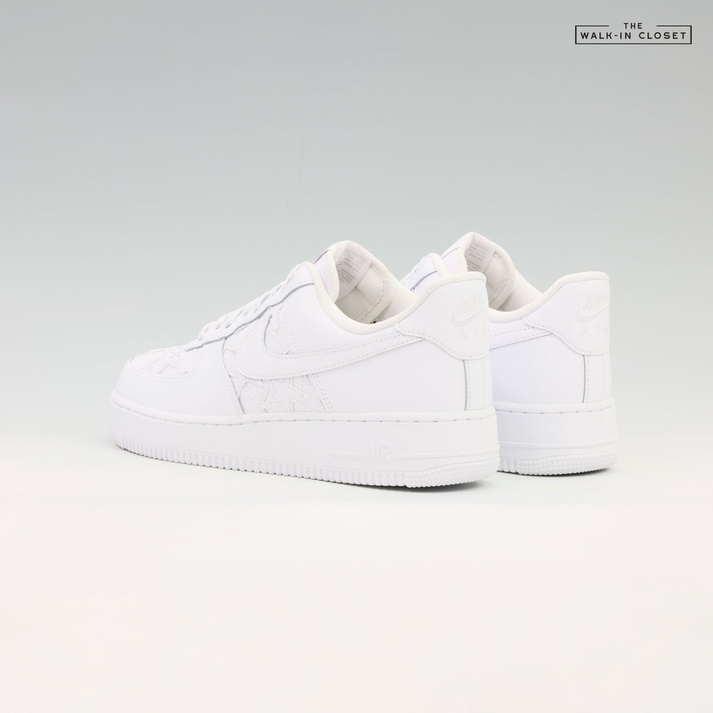 NIKE AIR FORCE 1 LOW RETRO 'WHITE STARS' MENS SNEAKERS - IM5750-100