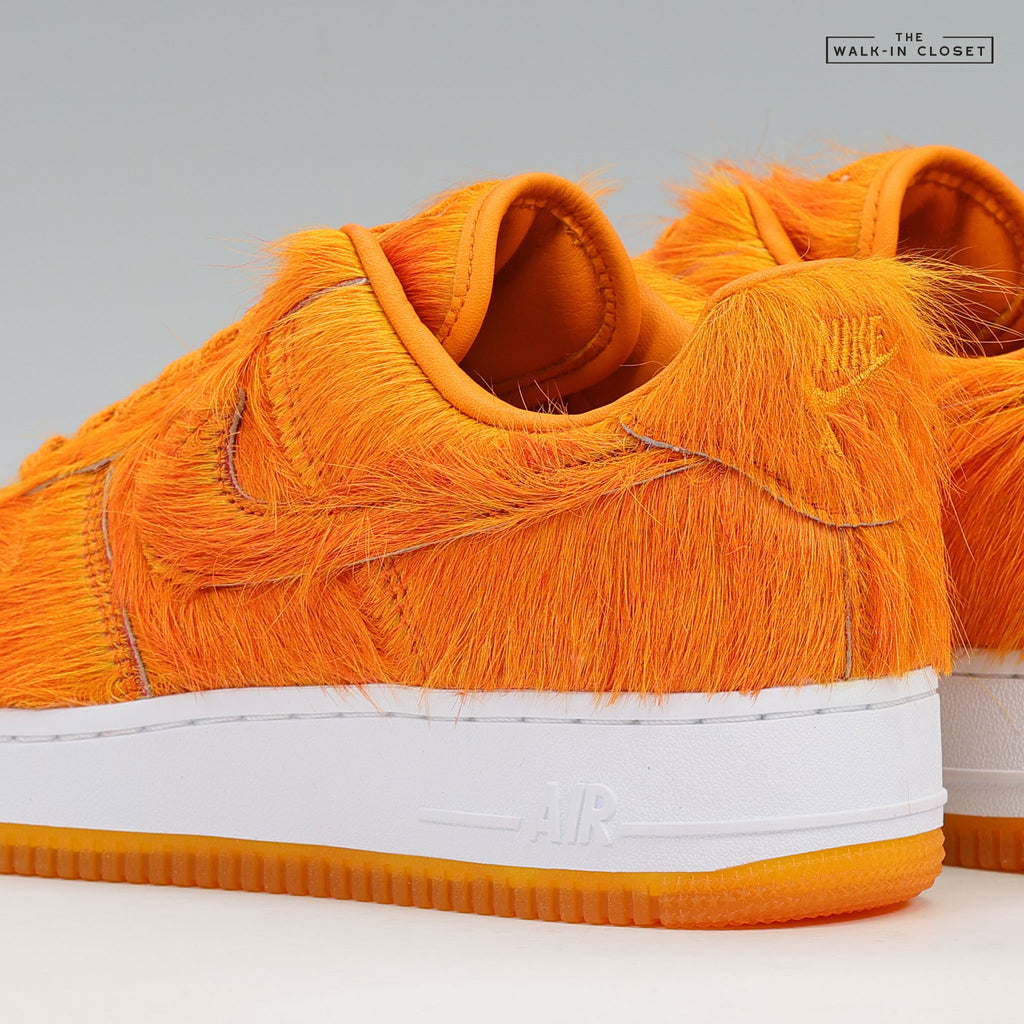 NIKE AIR FORCE 1 LOW 'CAMPIRE ORANGE LORAX' MENS SNEAKERS - IR1940-800