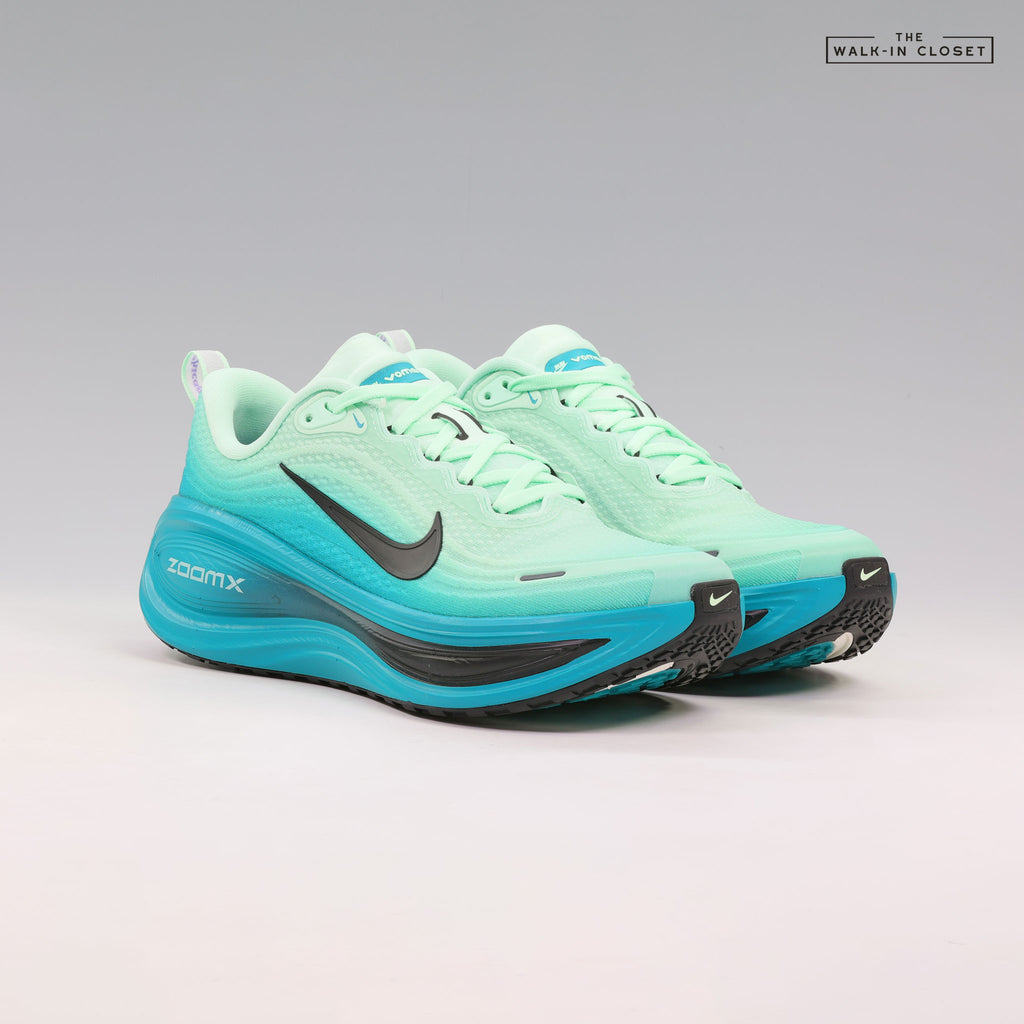 NIKE VOMERO PLUS 'CHICAGO MARATHON' MENS SNEAKERS -  IV6298-300