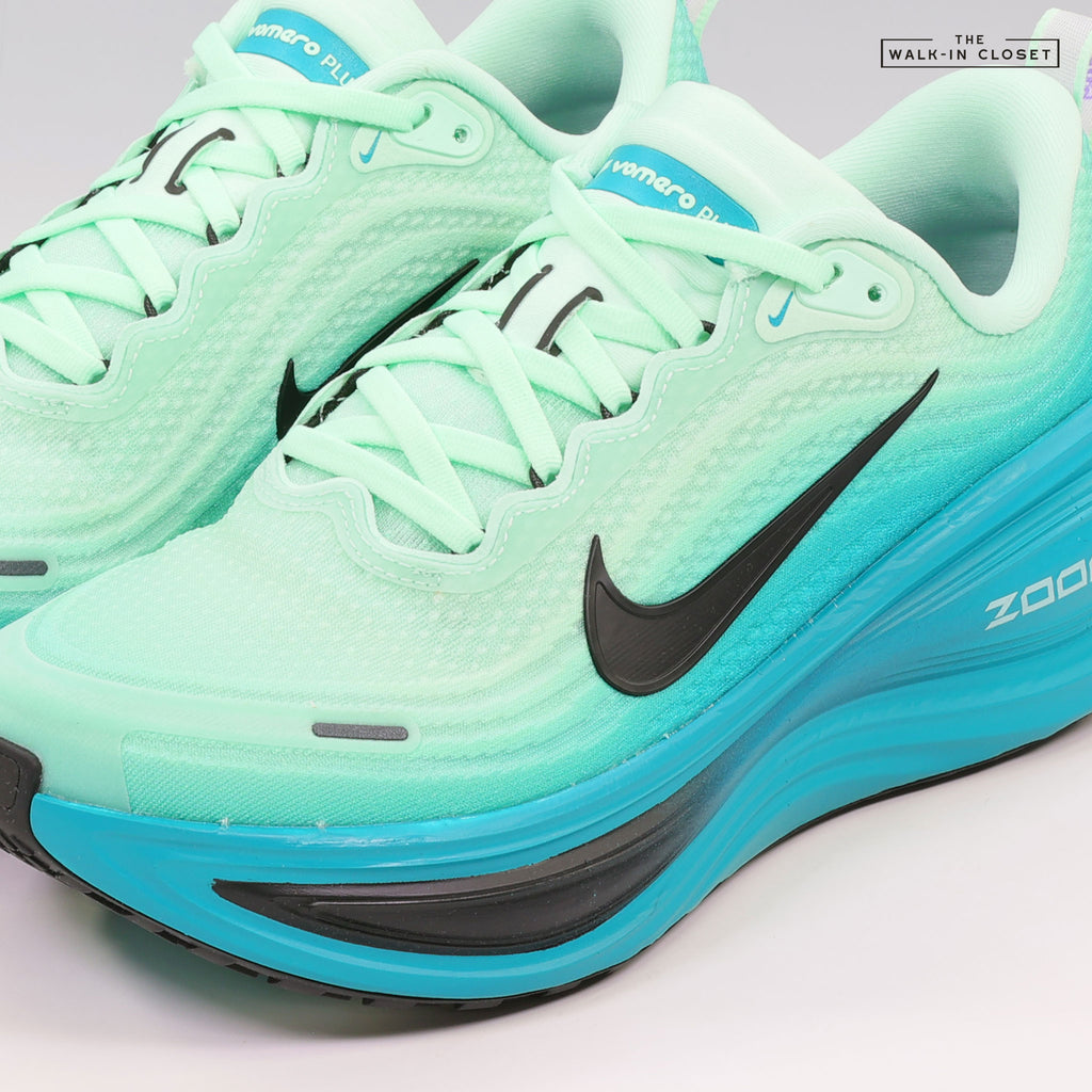 NIKE VOMERO PLUS 'CHICAGO MARATHON' MENS SNEAKERS -  IV6298-300