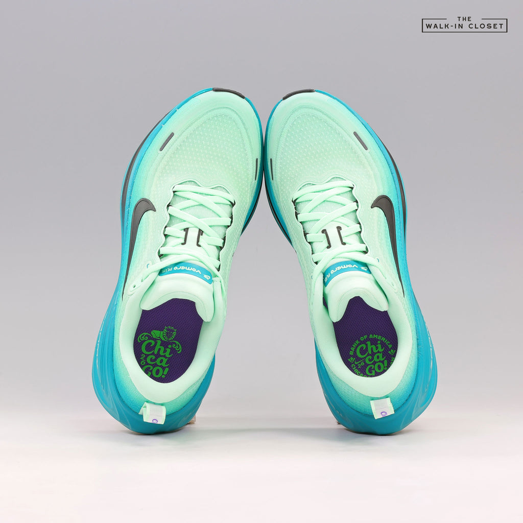 NIKE VOMERO PLUS 'CHICAGO MARATHON' MENS SNEAKERS -  IV6298-300