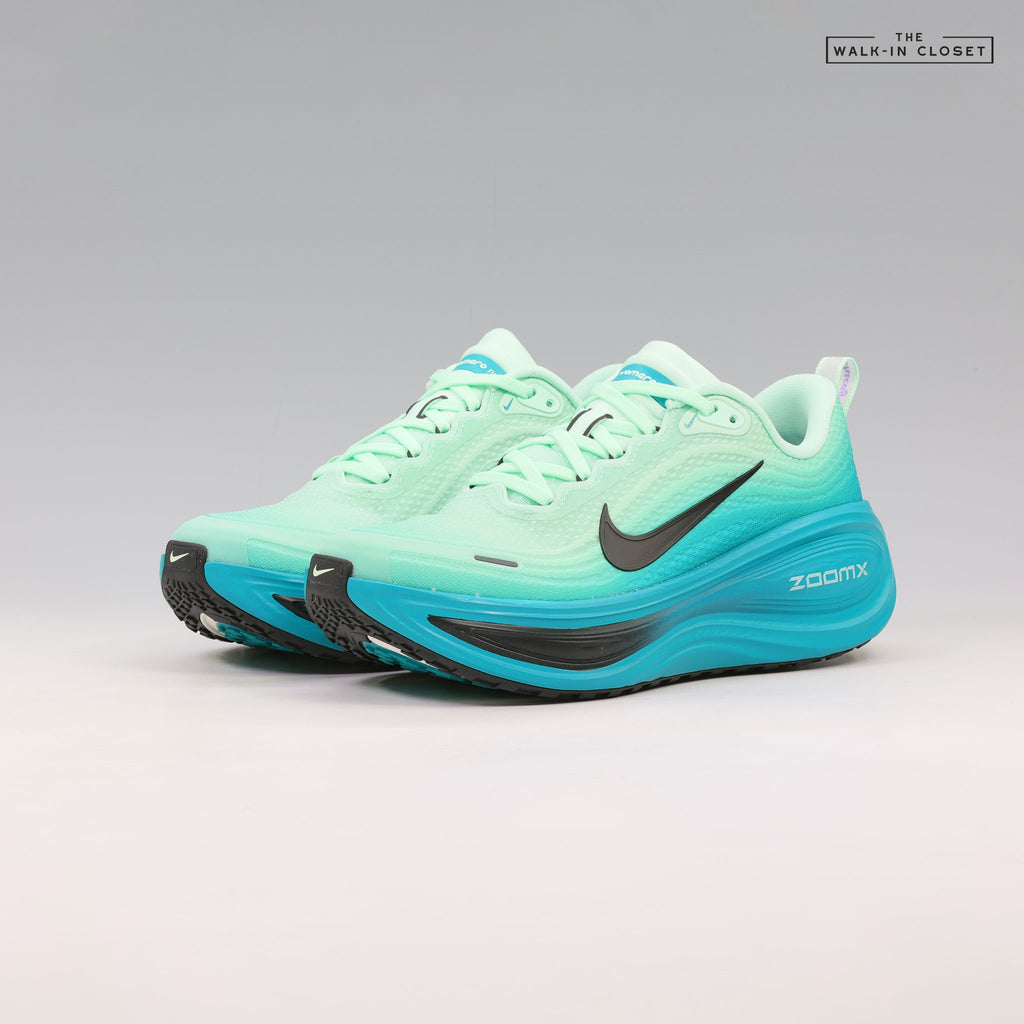 NIKE VOMERO PLUS 'CHICAGO MARATHON' MENS SNEAKERS -  IV6298-300