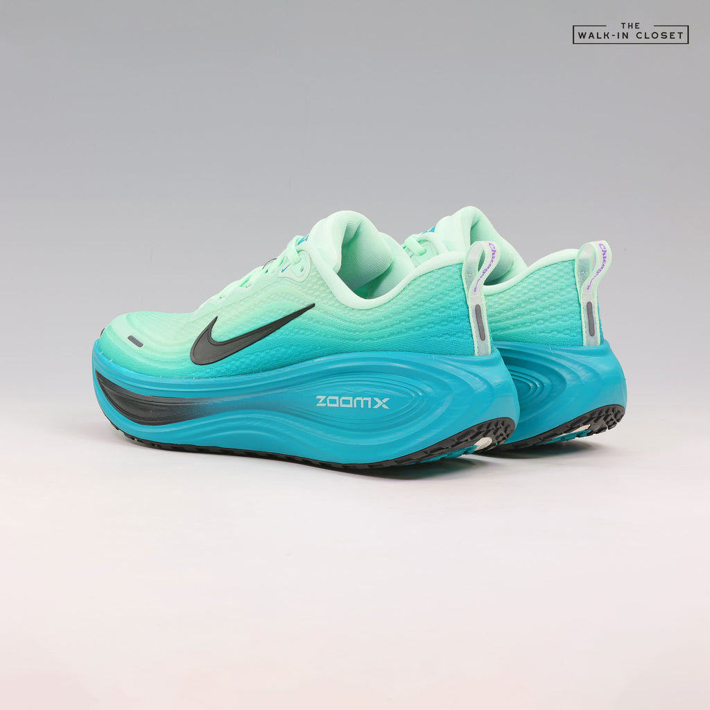 NIKE VOMERO PLUS 'CHICAGO MARATHON' MENS SNEAKERS -  IV6298-300