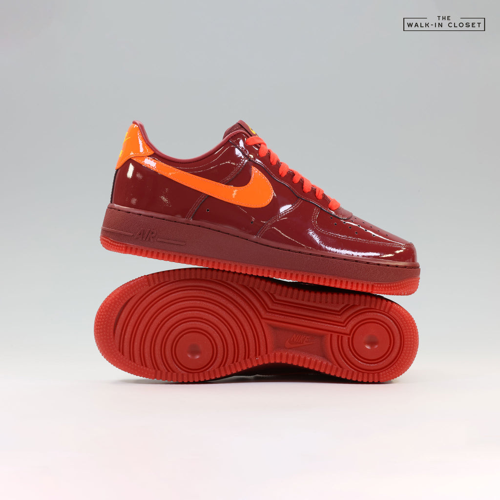 NIKE AIR FORCE 1 LOW 'DARK TEAM RED AND SAFETY ORANGE' MENS SNEAKERS - IO4489-601